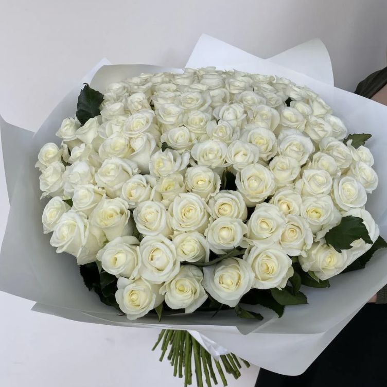 Букет из 7 белых роз фото